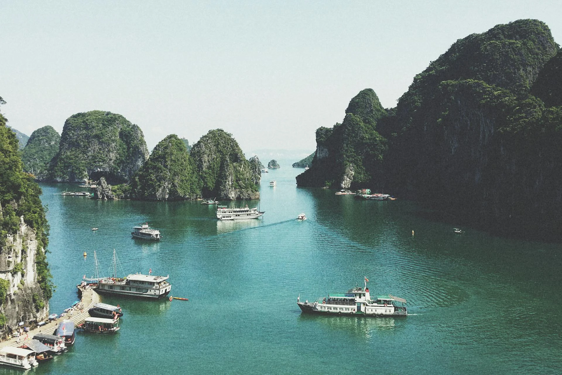 welcome to vietnam ! this is halong bay